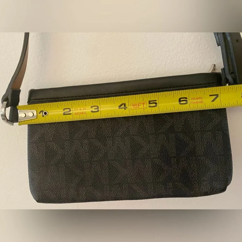 Michael Kors Logo Designer Leather Zip Black Belt Bag